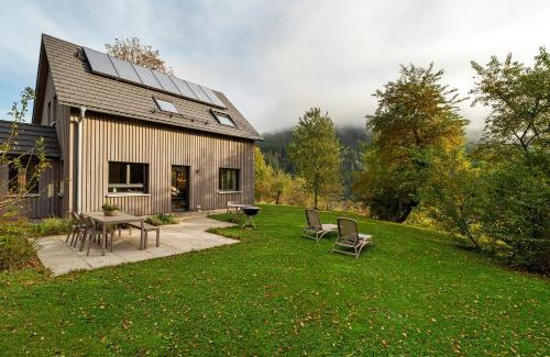 Huzenbach Maison | Lug ins Tal - 2 Häuser