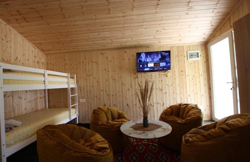 Tirana Cabine | Lugina e Shengjergjit ,Bujtinat
