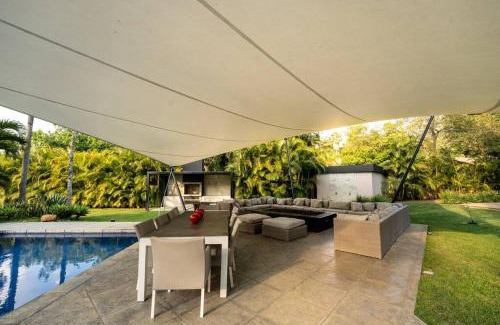 Santa Catarina Barahona Maison | Lujosa y espaciosa casa en el Lago