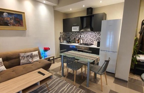 Athens Appartement | LUKAS-2 B/R LUXURIOUS FLAT WITH VERANDA
