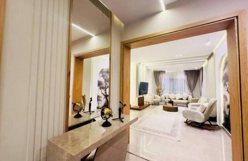 Al Duqqi Appartement | Luksusleilighet i Al Mohandiseen