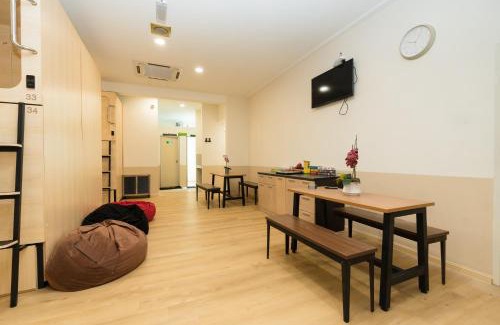 Kampung Paroi Hôtel | LumaNest Senawang