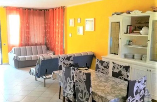 Ruoni Appartement | Luminoso quadrilocale