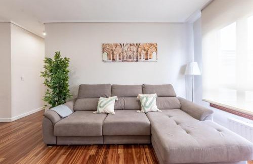 Getxo Appartement | Luminoso y amplio en Las Arenas