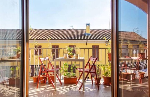 Biassono Appartement | Luminous open space next to F1 Circuit, Monza Park, Milan and Como lake.