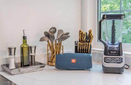 Leeds Maison | Luna Cove: Premier Hudson Valley Getaway