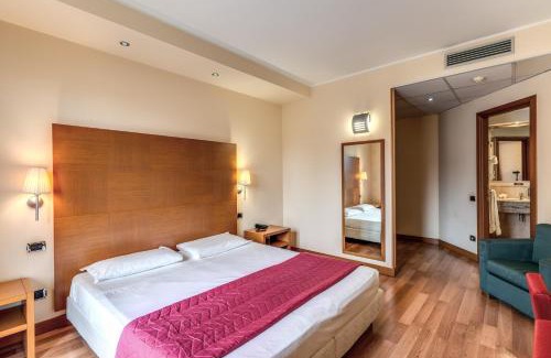 Oleggio Castello Hôtel | Luna Hotel Lago Maggiore Arona