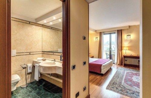 Oleggio Castello Hôtel | Luna Hotel Motel Lago Maggiore Arona