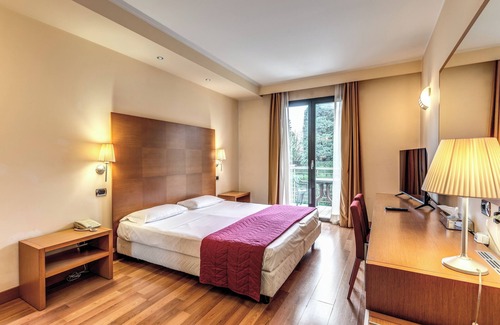 Oleggio Castello Hôtel | Luna Hotel Motel Lago Maggiore Arona