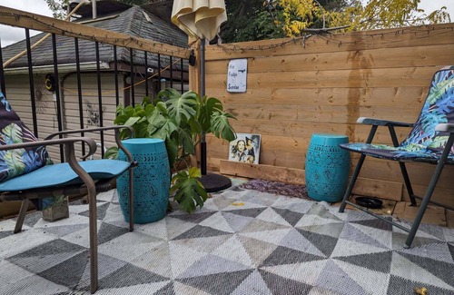 Niagara Falls Appartement | Luna house- City Centre and Bus Stop - Perfect for 2 people and pet + hot tub