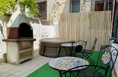Pisa Appartement | Lungarno - Giardino e Vasca Spa
