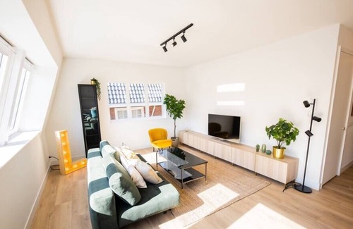De Bilt Appartement | Luscious 1 Bed Serviced Apartment 65m2 -ESS38L-