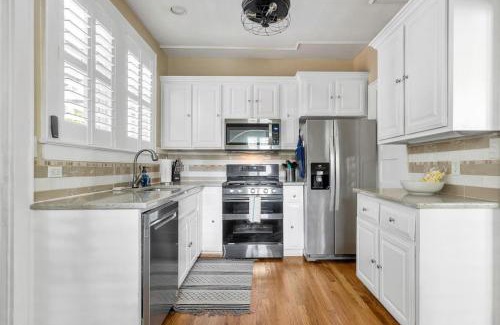 Earlewood Maison | Lush 4BR on Lincoln