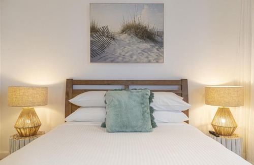 Bokarina Appartement | Lush Beachfront living with Parking Pool and BBQ