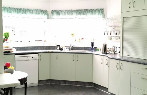 Henderson Lit Et Petit-Déjeuner | Lush & Co Auckland Bed & Breakfast