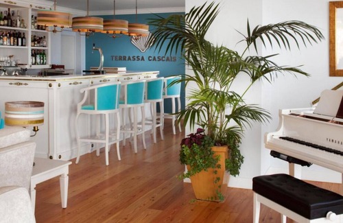 Quinta da Marinha Maison | Lush Gardens & Sea Views! FREE Parking, Close to Santa Marta Lighthouse Museum!