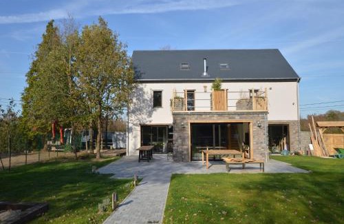 Somme-Leuze Maison | Lush holiday home with bubble bath and sauna