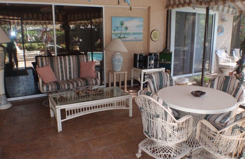 Wexford Leas Maison | Lushly maison Paysager piscine offre un cadre tranquille et pourtant proche de la plage