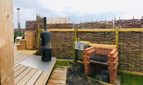 Brightlingsea Maison | Lushna 6 Petite at Lee Wick Farm Cottages & Glamping