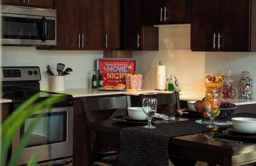 Near South Side Appartement | Luxéry Stay "Hollywood" Downtown/McCormick/WinTrust Area