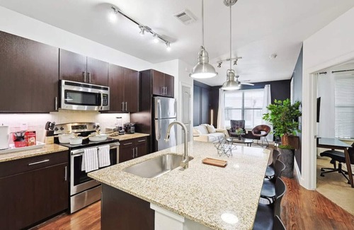 Frisco Appartement | Lux 1B w Pool Near Toyota HQ, The Star, Legacy Wes
