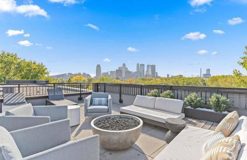 St. Anthony West Appartement | Lux 2BD Gym Rooftop Street Parking by DT UMN