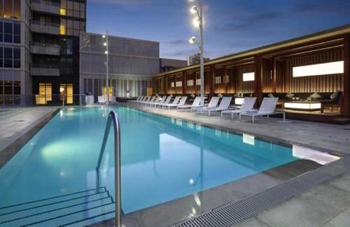 Toronto Entertainment District Appartement | Lux 300 Front Suites CN Tower View & Free Parking