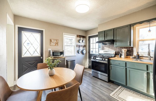 Rochester Maison | Lux 3BR Cozy Nook I Mins to Mayo & Dwtwn I Pets