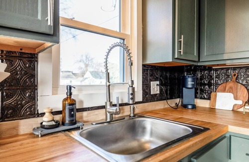 Rochester Maison | Lux 3BR Cozy Nook I Mins to Mayo & Dwtwn I Pets
