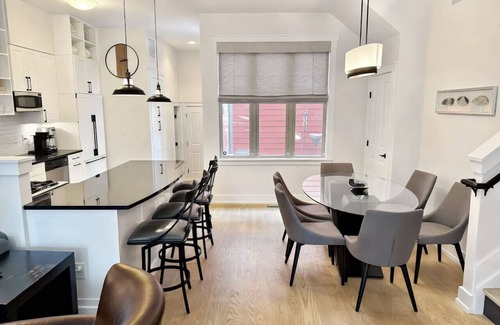 Over-the-Rhine Appartement | Lux 3BR Home on Washington Park | Walk Everywhere
