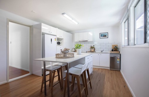 East Brisbane Maison | Lux 4b2b Queenslander by The Gabba