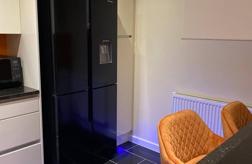 Milton Keynes Maison | Lux 5 bedroom Ulverston House with free parking