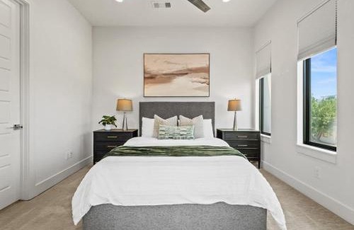 Old East Dallas Maison | Lux 6BR 2Game Rooms Dallas
