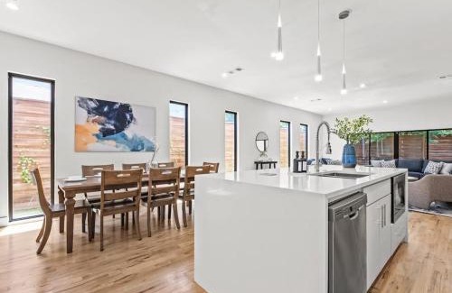 Old East Dallas Maison | Lux 6BR 2Game Rooms Dallas