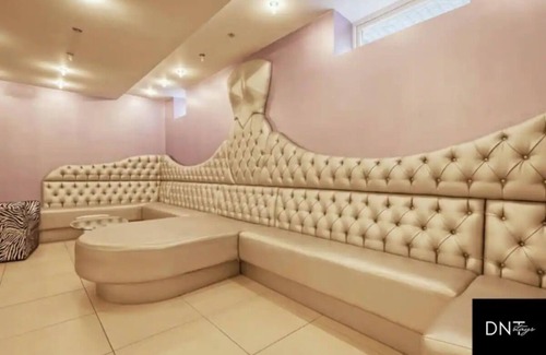 Redbridge Maison | Lux 7BR Chigwell House & Garden