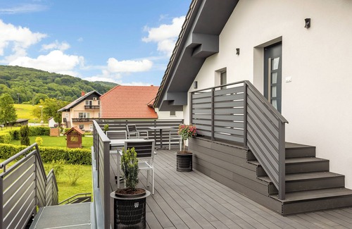 Cerklje ob Krki Maison | Lux Apartments Kunej pod Gradom with balcony 1 close to castle Podsreda