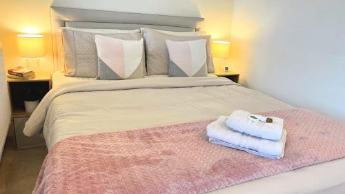 Sherborne St. John Maison | Lux Balcony Penthouse Room Basingstoke Hospital 2min drive and walkable