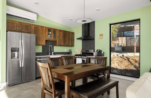 Harrison Cabine | Lux Cabin Mountain Escape - Scenic Views, River, Hiking, Kayaking