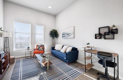 Fort Worth Appartement | Lux Downtown Fort Worth Retreat, Resort Style Pool, Gym and Parking