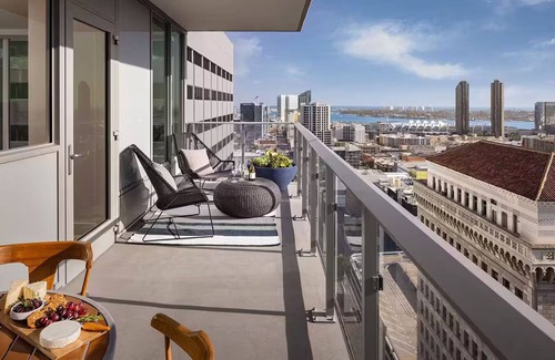 Civic Core Appartement | Lux Downtown SD ~ Skyline ~ Gaslamp & Petco Park