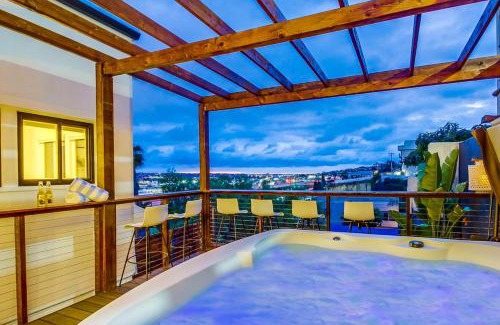 Middletown Maison | Lux Escape 2: Views Spa Games Safari Tent Golf