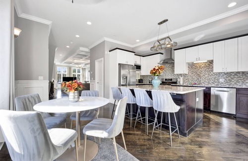 Grand Boulevard Maison | Lux Home in Chicago 7mins Downtown