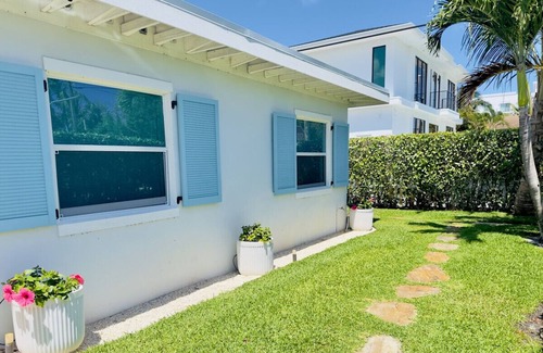 Delray Beach Maison | Lux King bed 2br 1bath, walk to everything