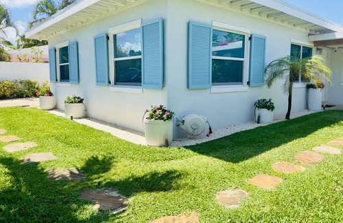 Delray Beach Maison | Lux King bed 2br 1bath, walk to everything