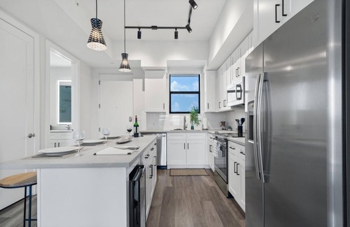 West Palm Beach Appartement | Lux King Suite|EV|Onsite Gym|Near PBI, Beach, Hospitals & shopping