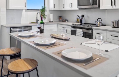 West Palm Beach Appartement | Lux King Suite|EV|Onsite Gym|Near PBI, Beach, Hospitals & shopping