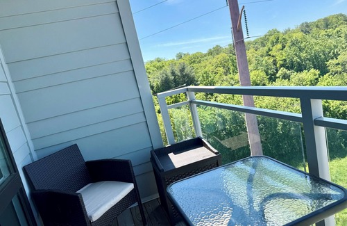 Columbia Appartement | Lux Modern apartment in Columbia with WiFi, balcony, sofa bed, pool and a gym!