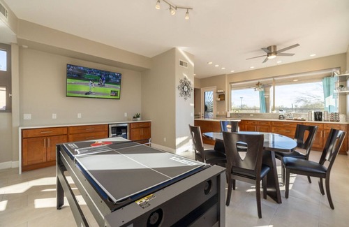 Las Sendas Maison | Lux Monthly Stay- 31 night+ Heated Pool and Hot Tub.