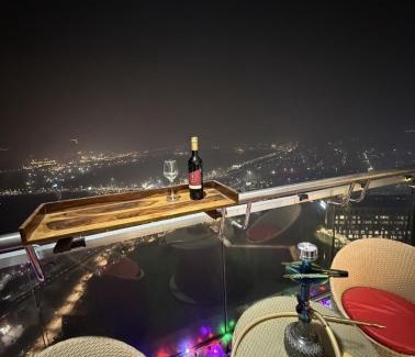 Noida Appartement | Lux Paradise By Aurum