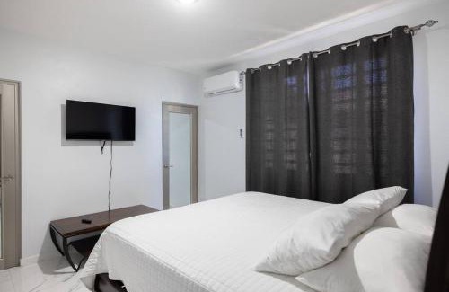 Maleza Baja Appartement | Lux Ramey Cir D 2 king bed w/Wi-Fi near airport.
